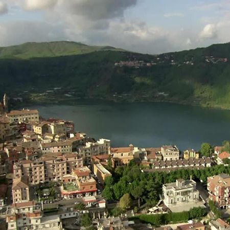 Апартаменти Relax Sul Lago Дженцано-ді-Рома Екстер'єр фото