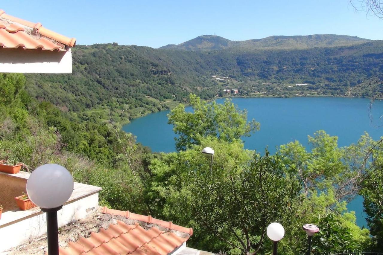 Апартаменти Relax Sul Lago Дженцано-ді-Рома Екстер'єр фото